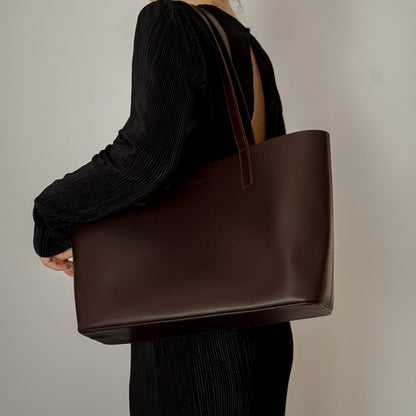 City Tote Bag in Brown